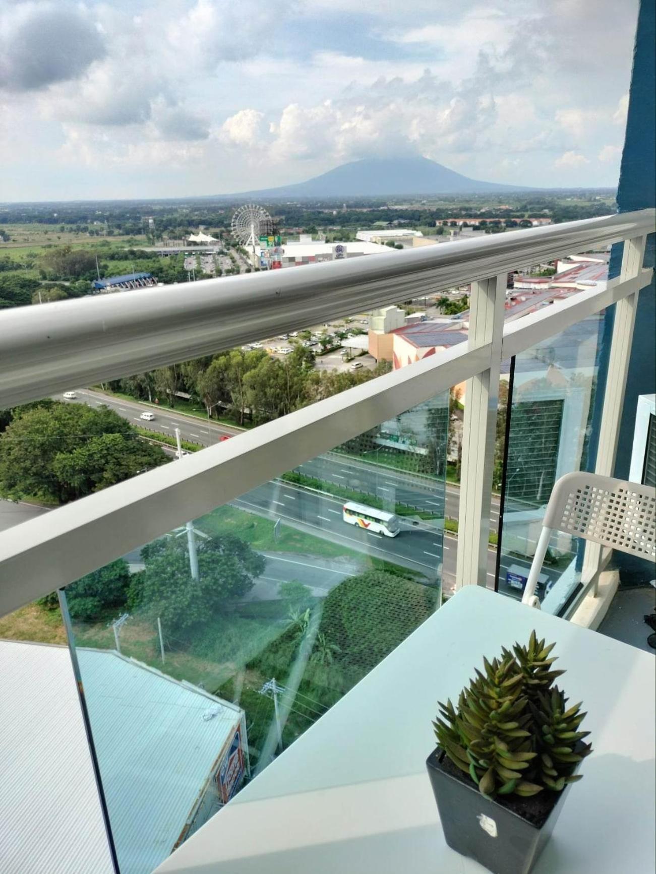 سان فيرناندو Azure North Studio Units Located In 17Th Floor And Above المظهر الخارجي الصورة